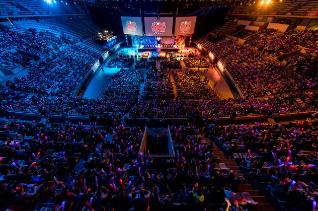 必能亲眼见 必能亲眼见