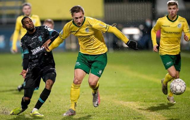 他在与众多 他在与众多